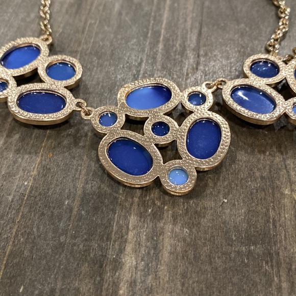 NEW! FLOWER Navy & Gold Statement Necklace - Picture 4 of 7